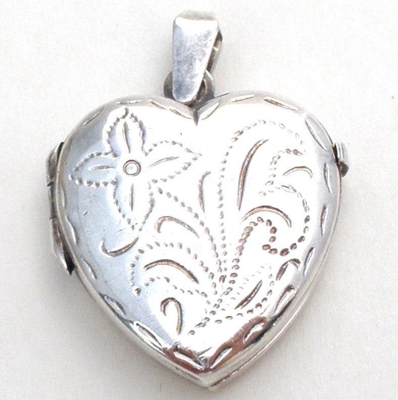 Italian Sterling Silver Etched Locket Pendant Vintage - The Jewelry Lady's Store