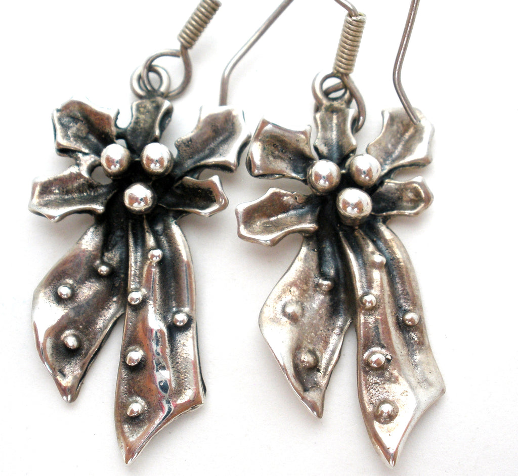 Vintage Holly & Bow Earrings Mexican Sterling Silver - The Jewelry Lady's Store